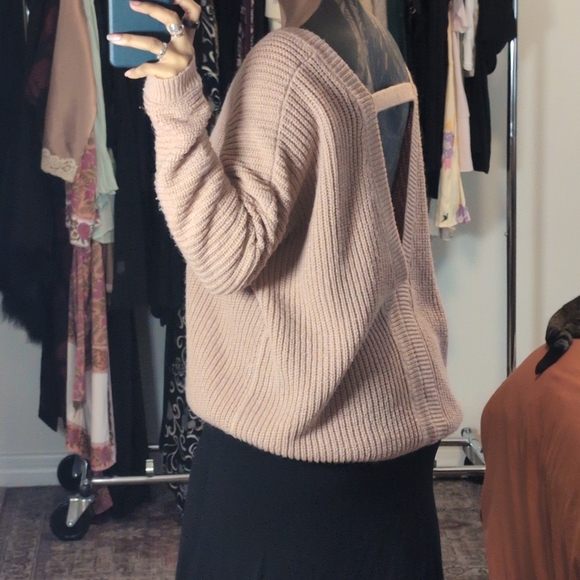 Open-Back Ribbed Off-the-Shoulder Sweater - Blush Pink - Picture 4 of 9